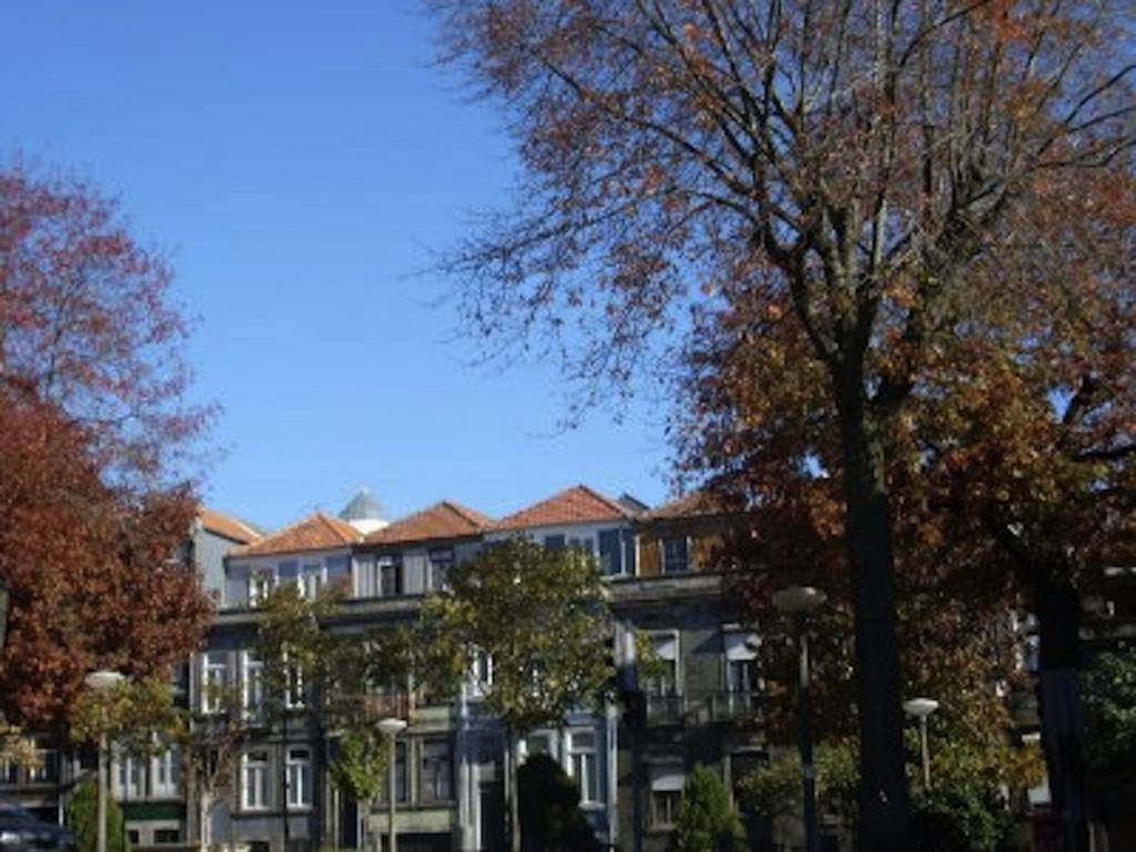 Apartment With Private Garden Порту Экстерьер фото