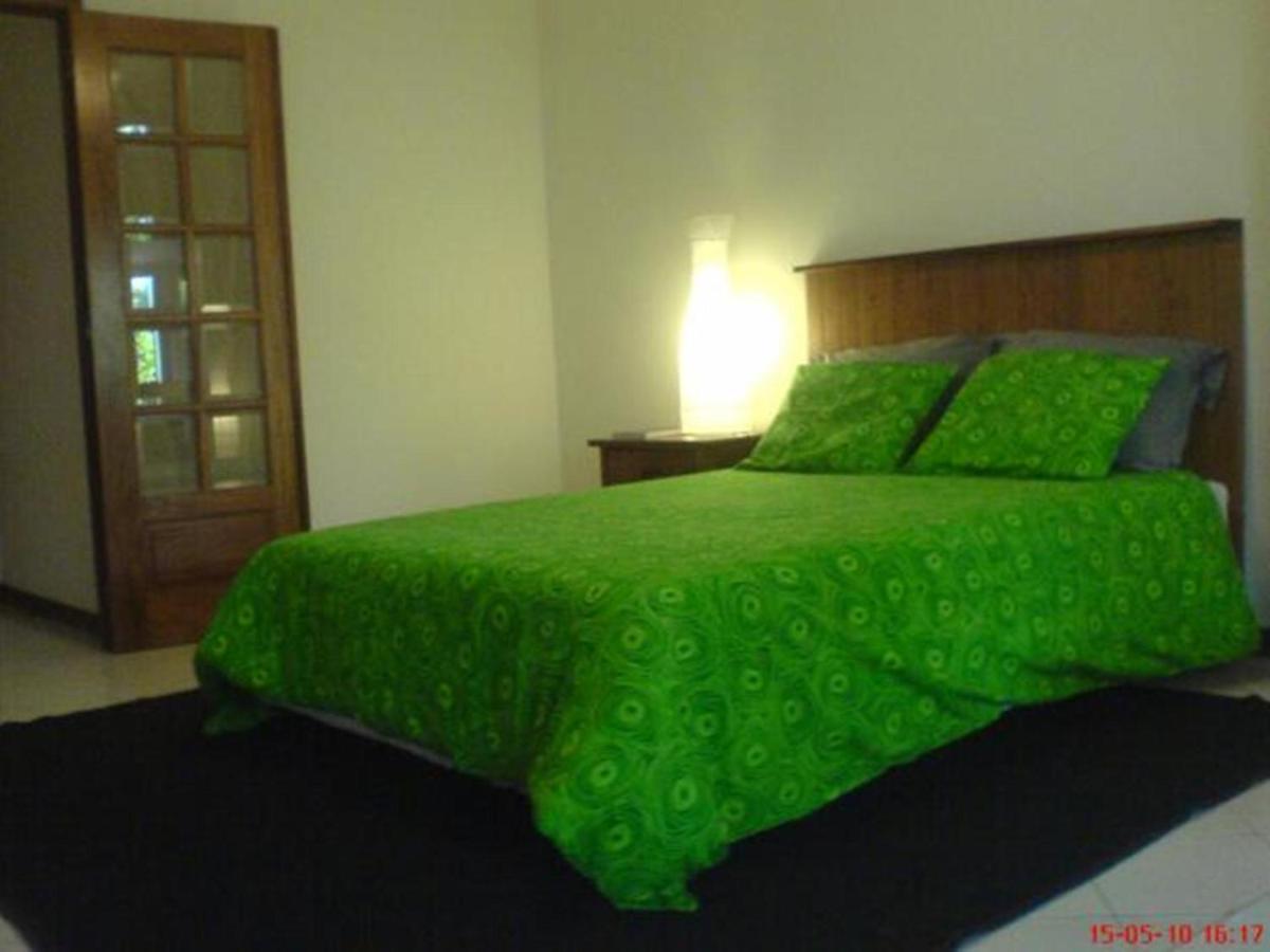 Apartment With Private Garden Порту Номер фото